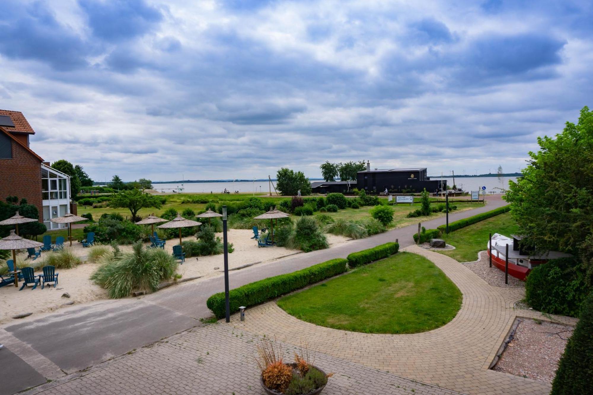 Appartamento Haus Strandglueck - Urlaub Mit Blick Auf Den Duemmer See Lembruch Esterno foto